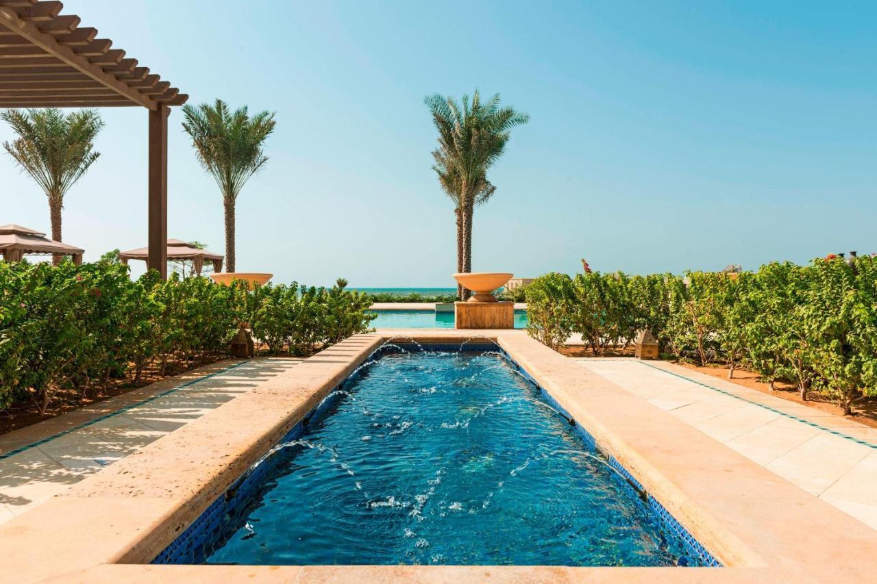 阿扎曼萨雷度假酒店-奢华精选 阿吉曼 外观 照片 The Cove Rotana Resort