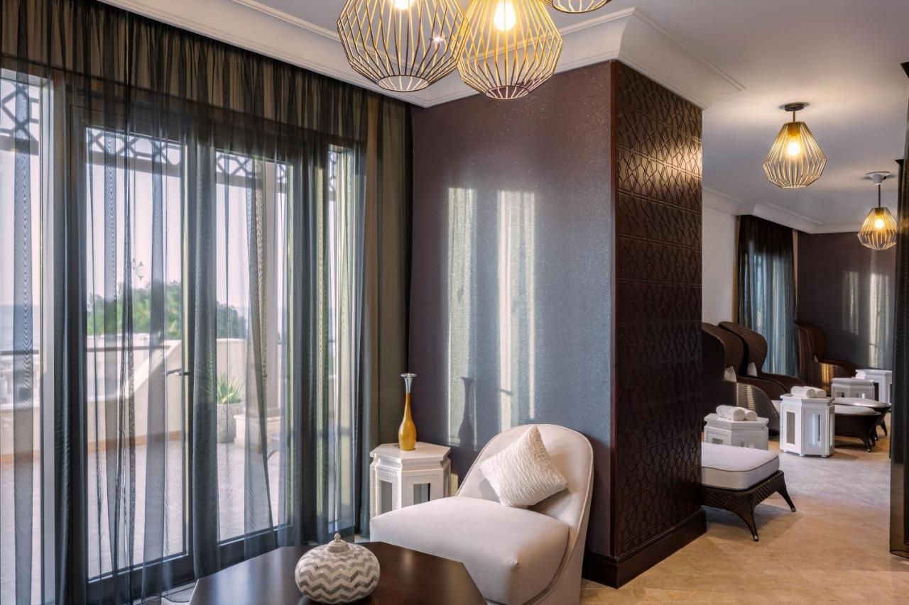 阿扎曼萨雷度假酒店-奢华精选 阿吉曼 外观 照片 A room at the hotel