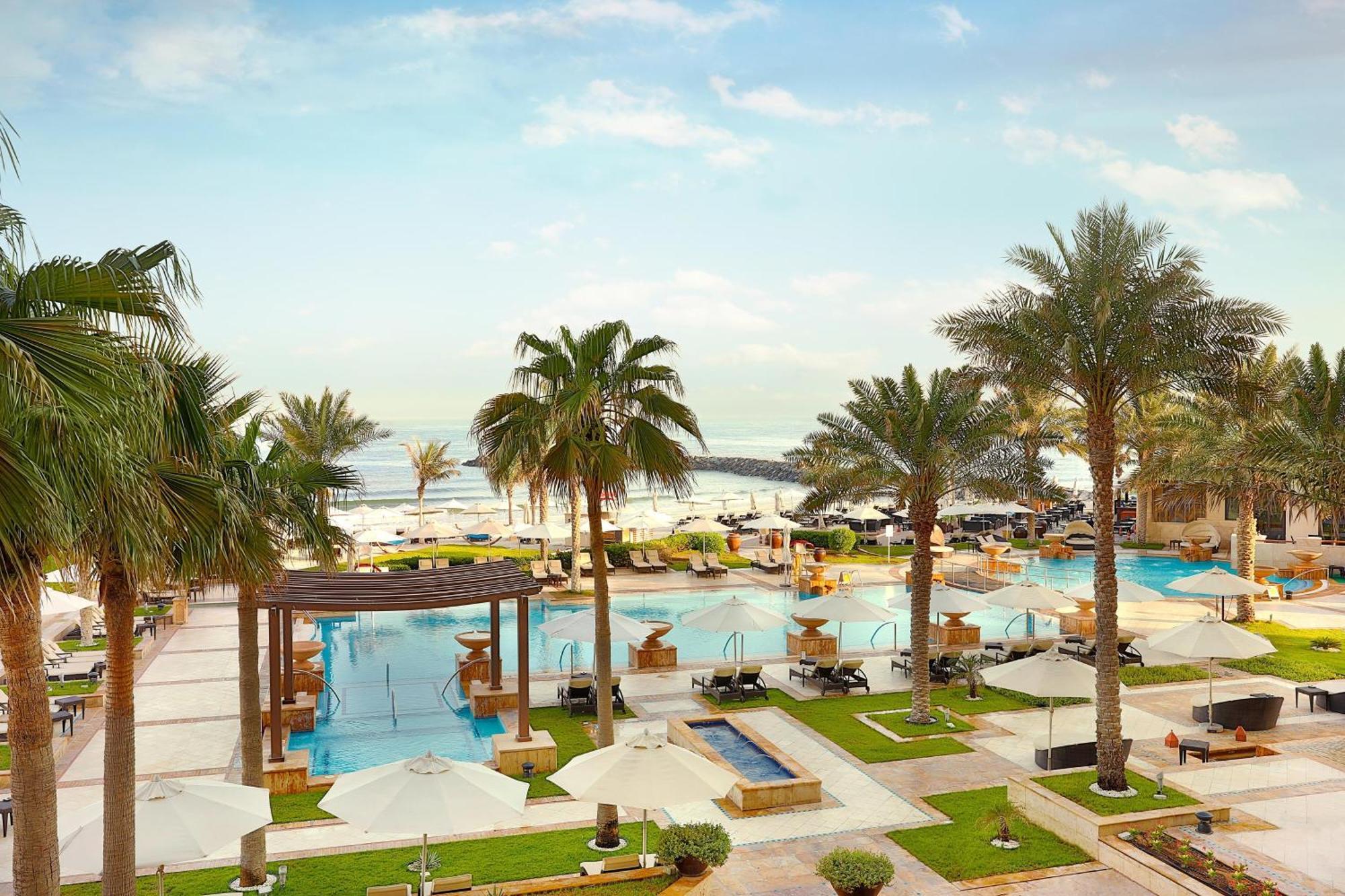 阿扎曼萨雷度假酒店-奢华精选 阿吉曼 外观 照片 The Cove Rotana Resort